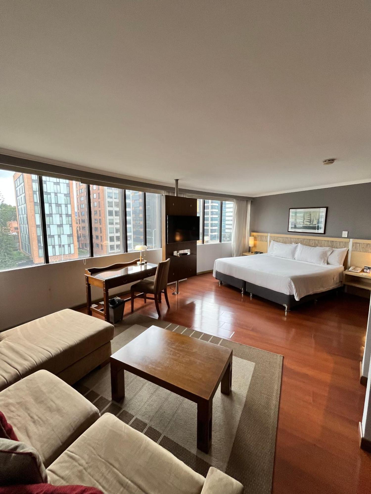 Cosmos 100 Hotel & Centro De Convenciones - Hoteles Cosmos Bogota Exterior photo A room at the hotel