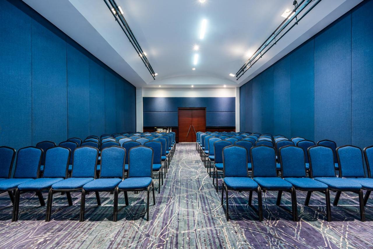 Cosmos 100 Hotel & Centro De Convenciones - Hoteles Cosmos Bogota Exterior photo Meeting room